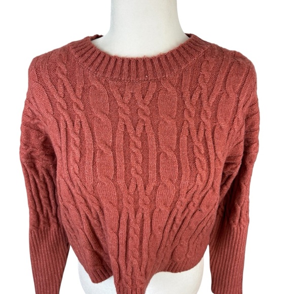 Moon & Madison Cable Knit Cropped Sweater Size XS - Picture 4 of 8